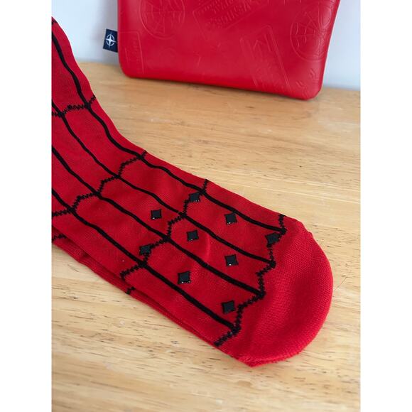 United Spider-Man Far From Home Limited Edition Red Travel Bag & Socks - Picture 4 of 4